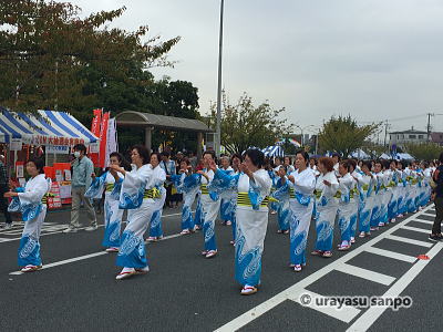 浦安婦人連合会の流し踊り