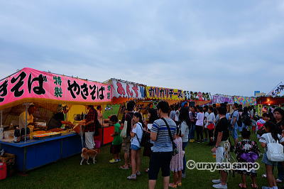 海辺で盆踊り大会
