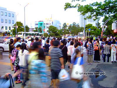 浦安花火大会　新浦安駅周辺